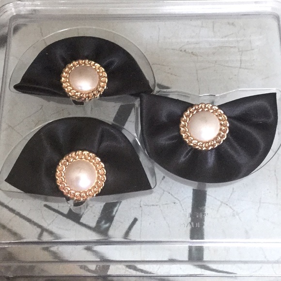🔥SALE 3/$20 VINTAGE Shoe Clips/ Fashion Pin Set Bead Pearl Black Gold - Picture 1 of 5